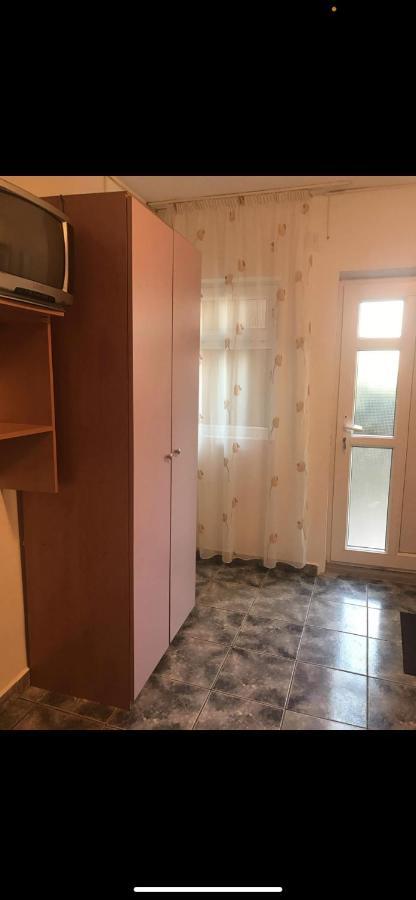 Vila Gino Hotel Костинещи Екстериор снимка