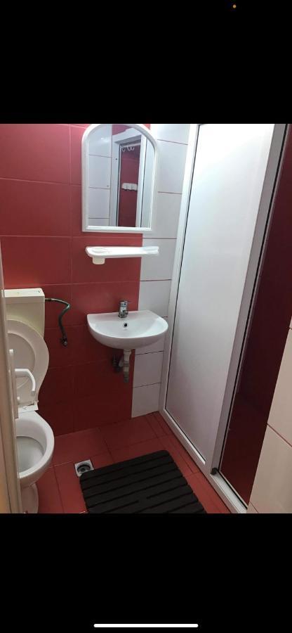 Vila Gino Hotel Костинещи Екстериор снимка